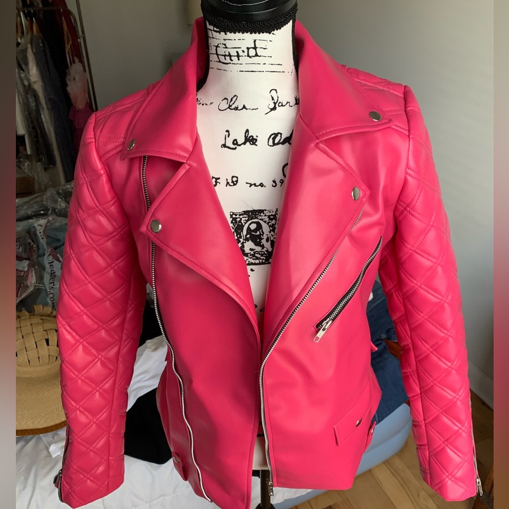 Ordered this after watching Sex Life on Netflix. Color wasn’t right on me.